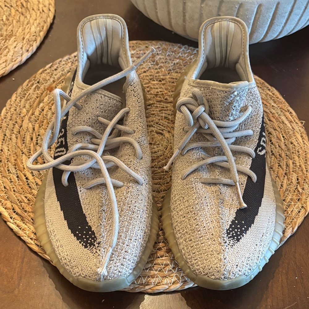 Yeezy Mens Sneakers— Gently worn